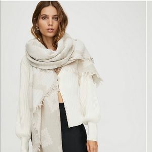 Aritzia Wilfred blanket scarf